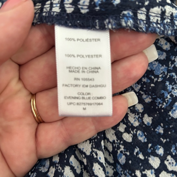 Daisy Fuentes Blue, and White Patterned Sleeveless Top - Picture 9 of 9